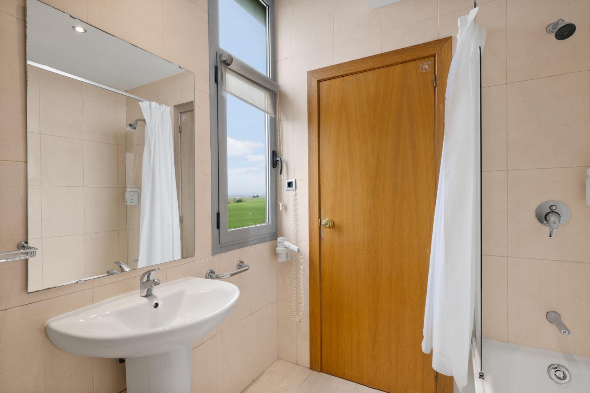 B&B Hotel Barcelona Mollet Porta De Gallecs Mollet del Vallès Dış mekan fotoğraf